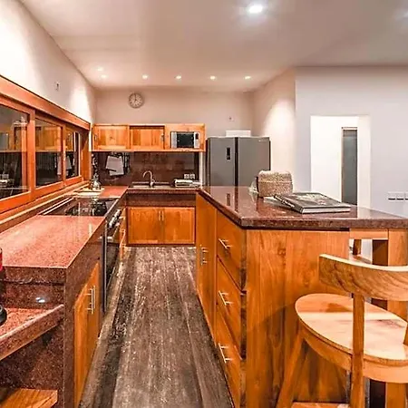 Beautiful 1Br Villa W/ Pool & Cinema Entertainment